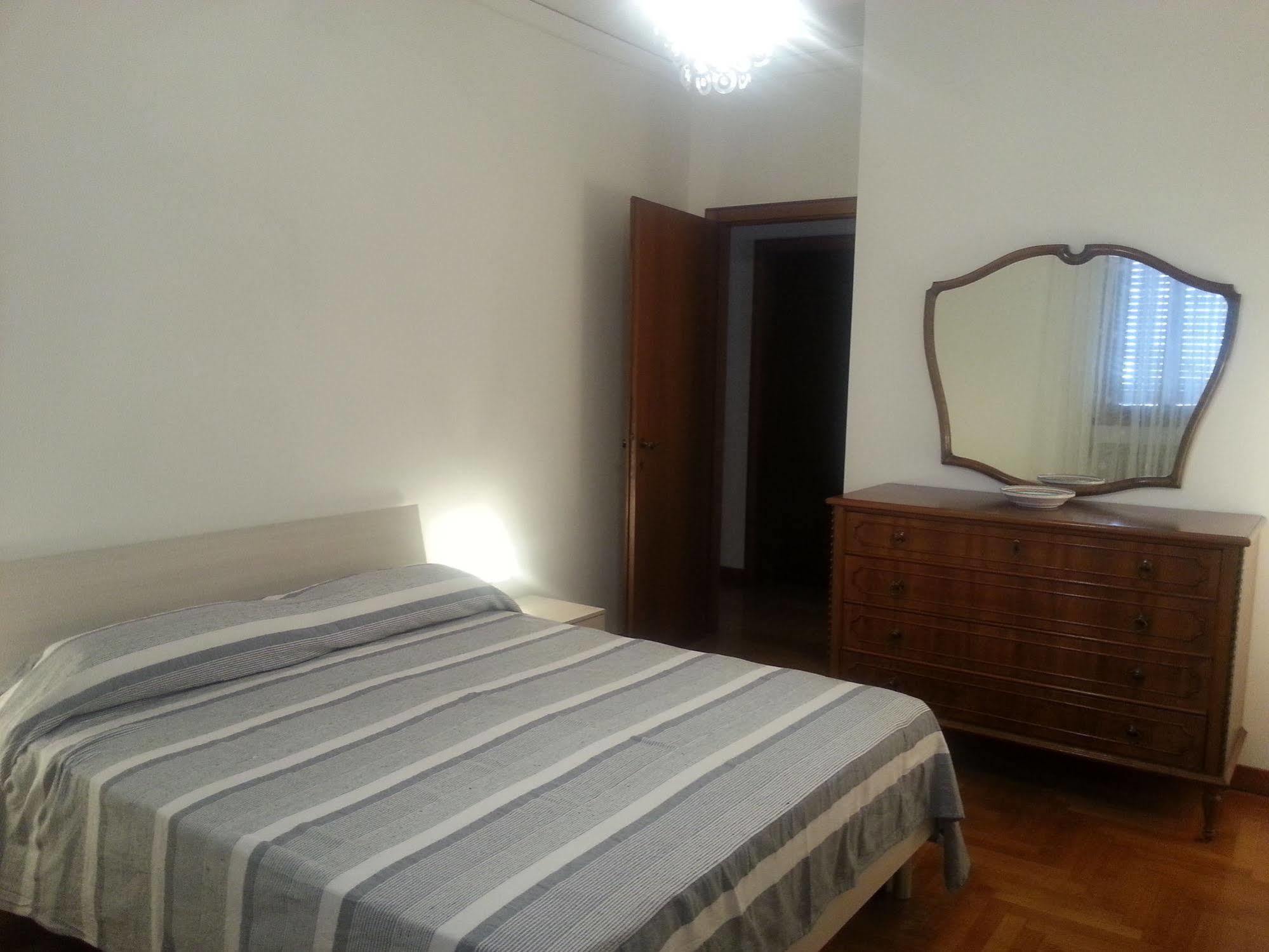 Appartamento Con 2 Camere E Garage Privato! Padova Ngoại thất bức ảnh